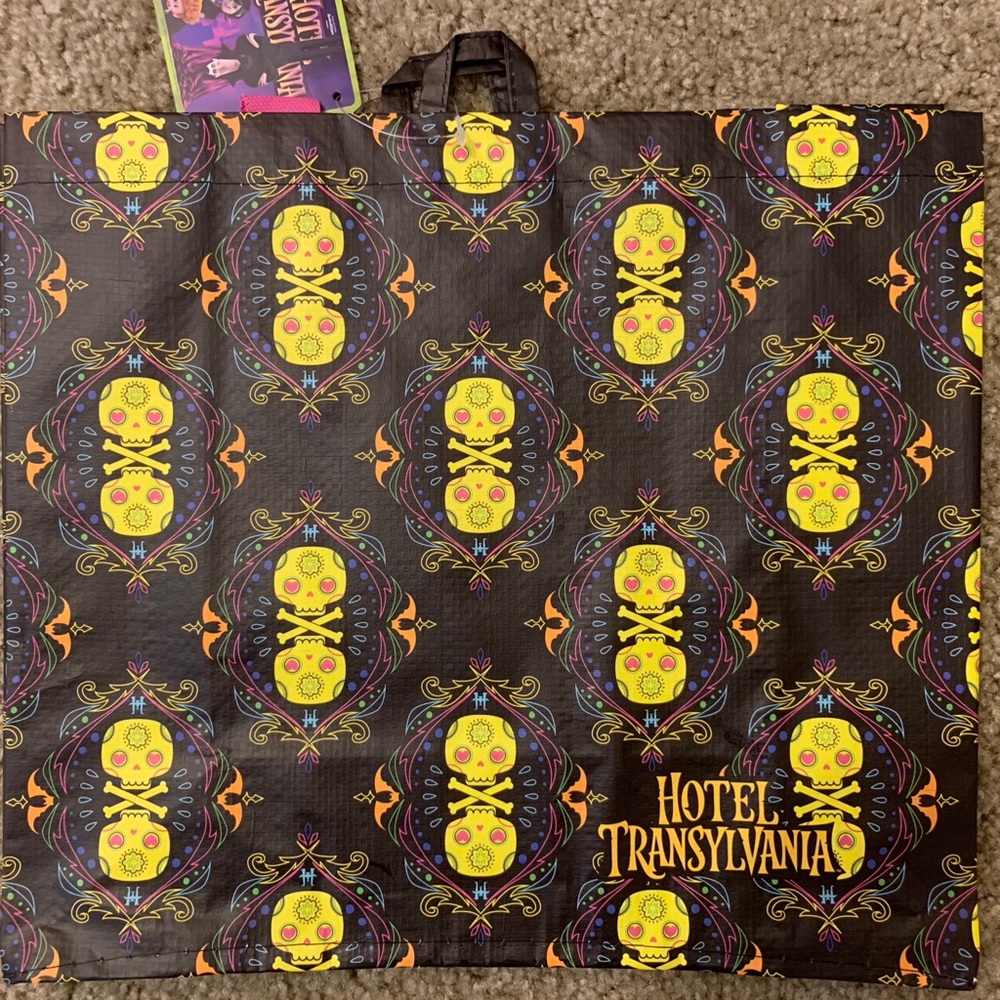 READ DESCRIPTION 🍒NWT HOTEL TRANSYLVANIA tote